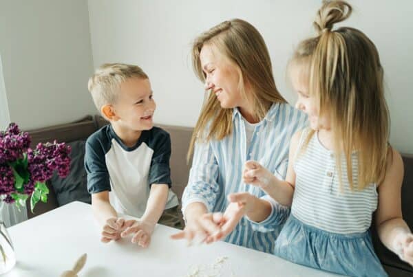 Una familia feliz (Madre e hijos)